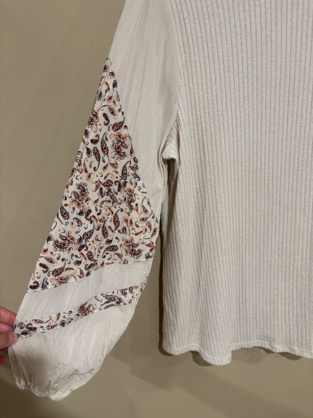 Maurice’s cream paisley sleeve top - Picture 3 of 6